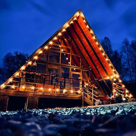 Lupeni  Zenith A-Frame Strajaヴィラ エクステリア 写真